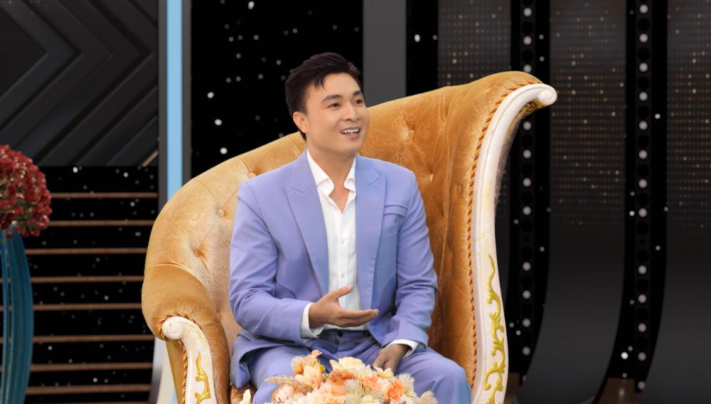 doan-dai-hoa-SHOWBIZ