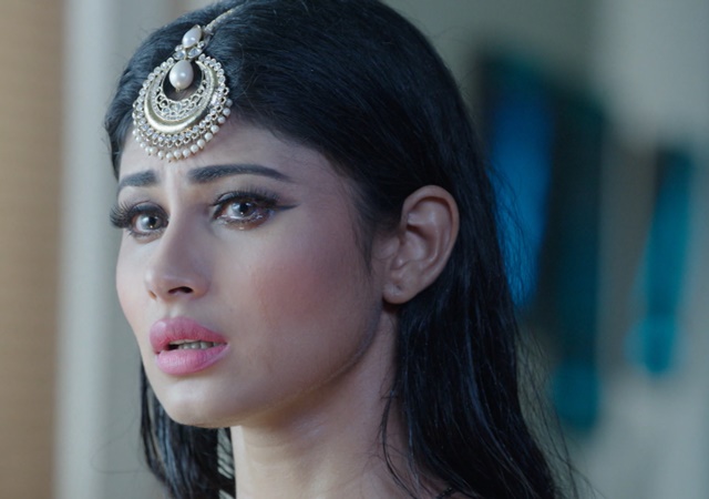 Mouni-Roy-1