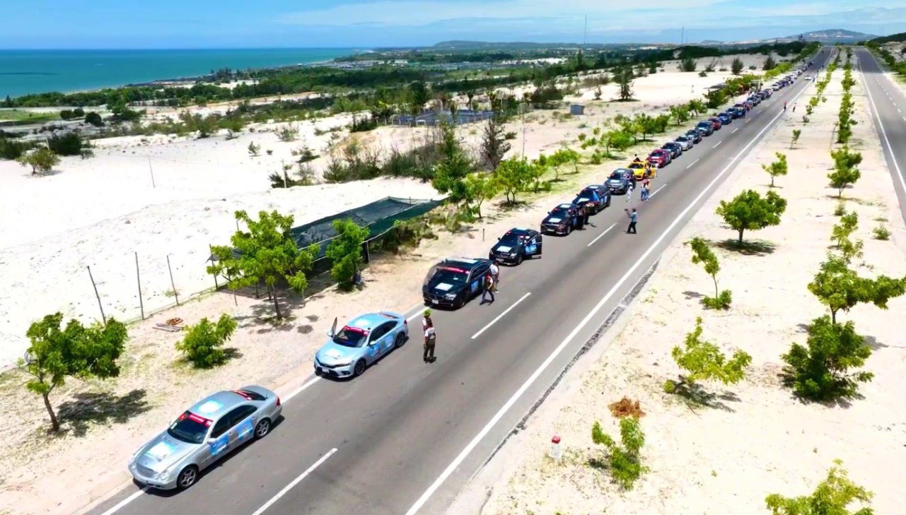 caravan-hkdnsg-2023-khep-lại-2
