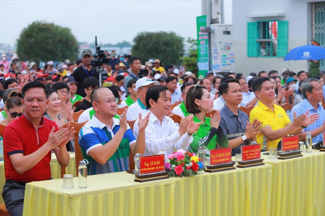 caravan-hkdnsg-2023-khep-lại-3