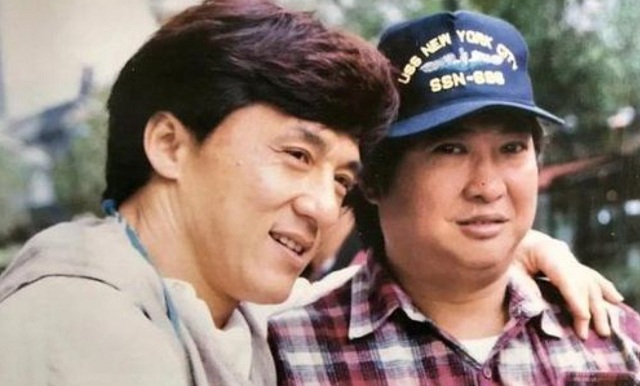 dai-ca-lang-vo-tung-day-thanh-long-u80-vien-man-ben-vo-hoa-hau-kem-13-tuoi