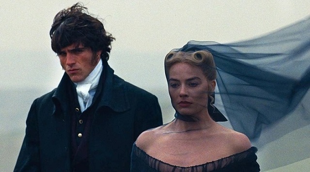 Margot Robbie, Jacob Elordi nóng bỏng và quyến rũ trong trailer Đồi gió hú