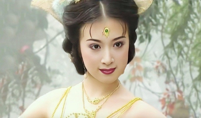 cong-chua-khong-tuoc-cua-tay-du-ky-u50-vien-man-giau-sang-ben-chong-dai-gia