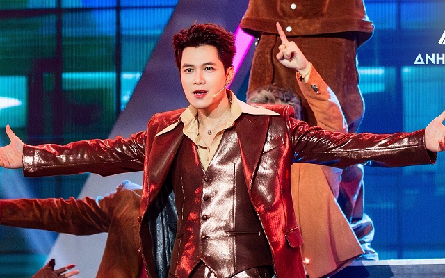 anh-tu-atus-isaac-chiem-song-anh-trai-say-hi-chao-san-qua-dai