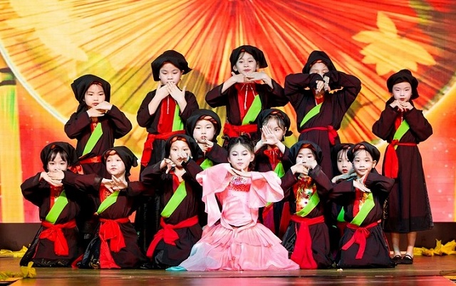 'Bắc Bling' lan tỏa đến sàn diễn thời trang nhí