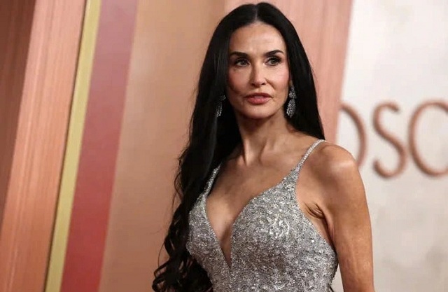 cu-truot-giai-oscar-cua-demi-moore-gay-tiec-nuoi-vai-dien-the-substance-van-vao-nguoi