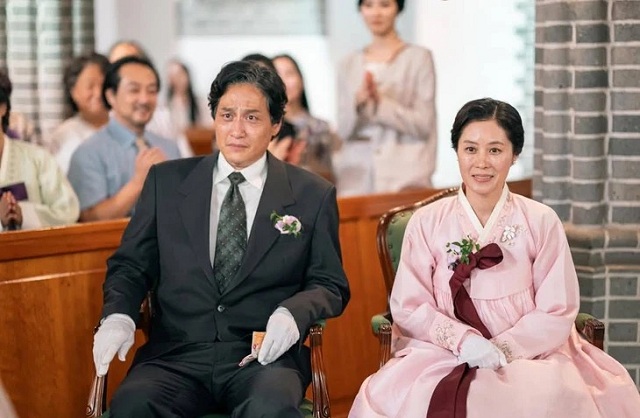 khi-cuoc-doi-cho-ban-qua-quyt-se-co-ket-buon-ae-sun-lai-mat-nguoi-than