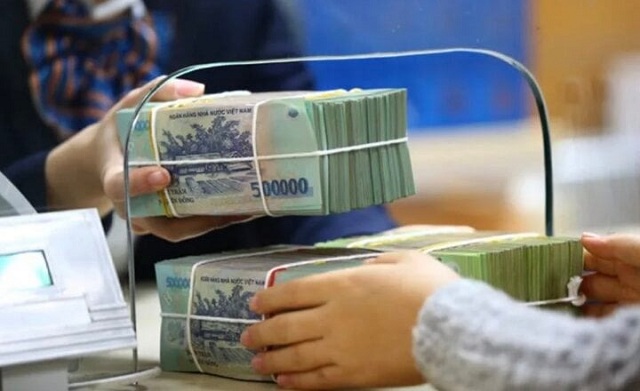 ngan-hang-dong-loat-tang-lai-suat-huy-dong-muc-nao-cao-nhat-thi-truong