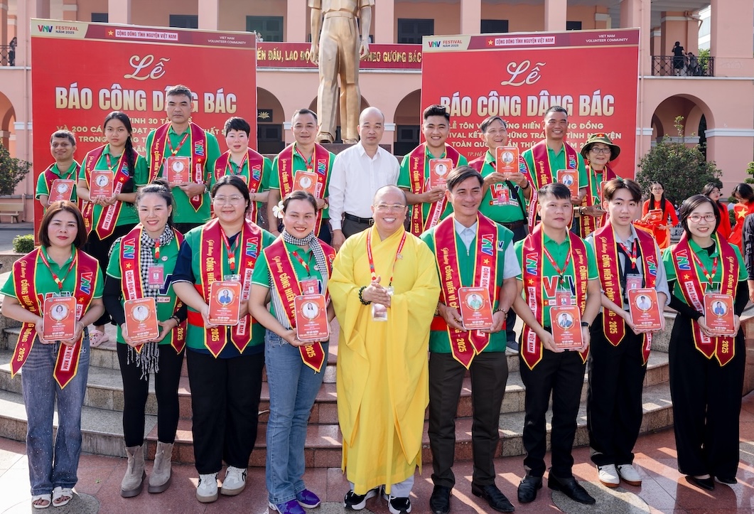 Gala-ket-noi-nhung-trai-tim-tinh-nguyen-VNV-lan-VIII 8a