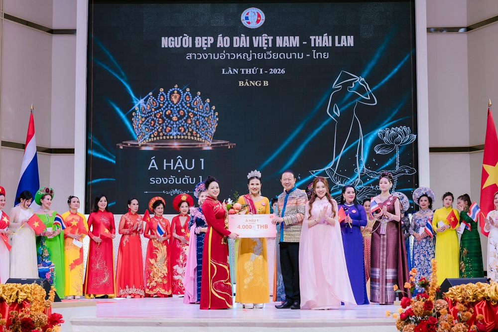 Á hậu 1 Bảng B - Bà Khun Jeerawan Saengsaraphan