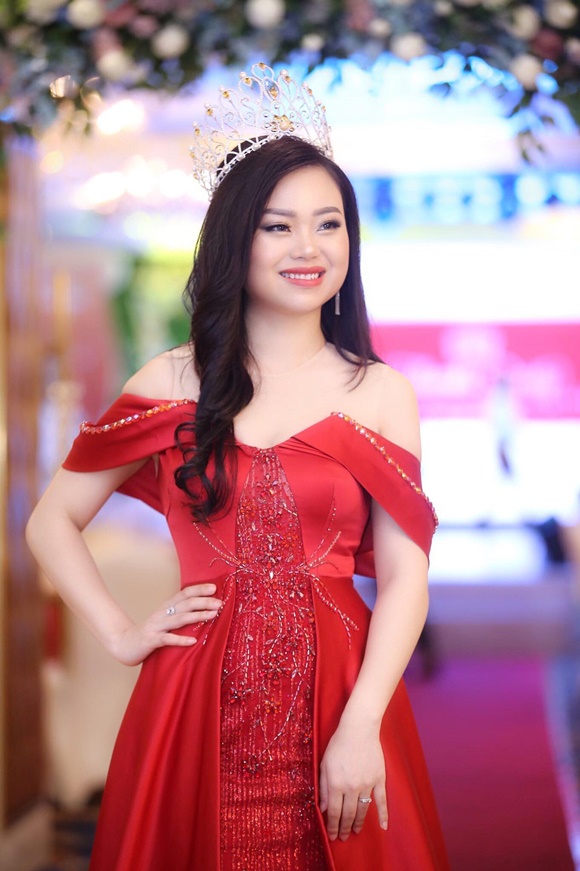 Huyen-trang-huong-queen-1111