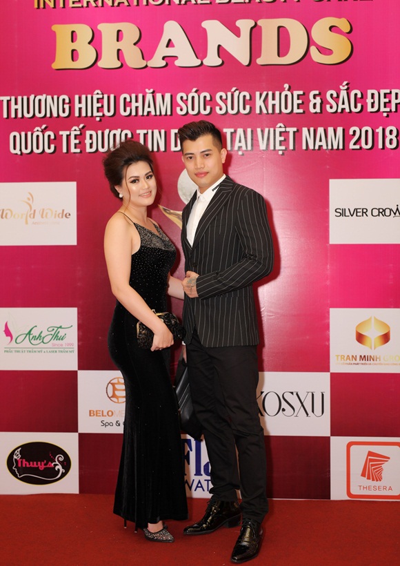 hoc-vien-kevin-le-academy-duoc-vinh-danh-top-10-thuong-hieu-cham-soc-sac-dep-3