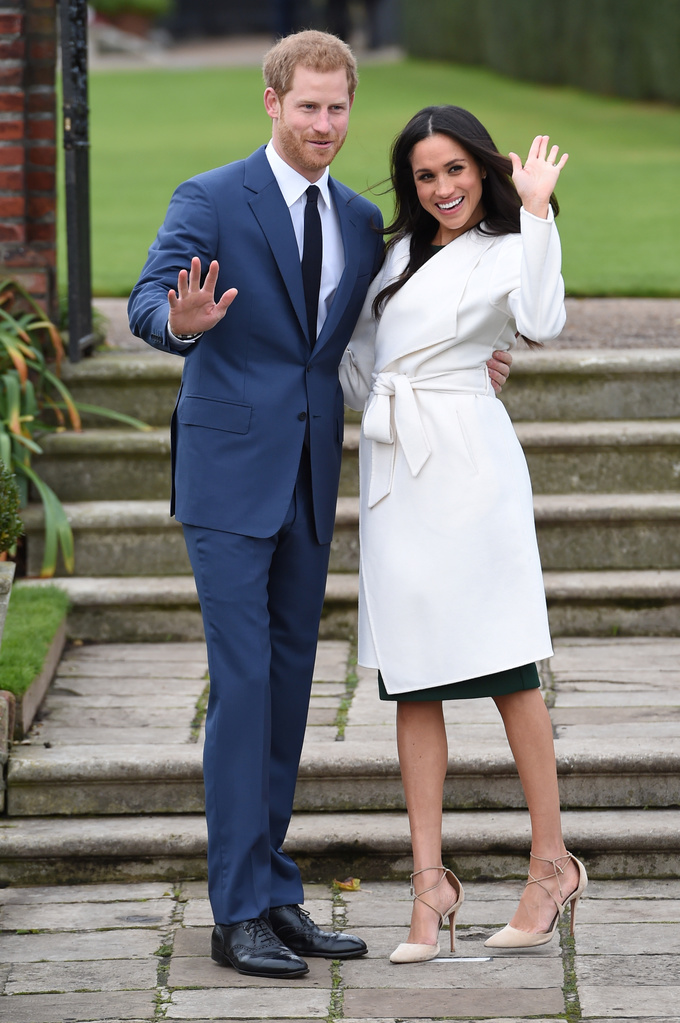 ly-do-meghan-markle-lien-tuc-dien-trang-phuc-mau-xanh-la-wshowbiz