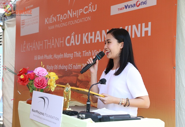 cay-cau-khang-vinh-ket-noi-yeu-thuong-cua-ba-con-huyen-mang-thit-wshowbiz-8