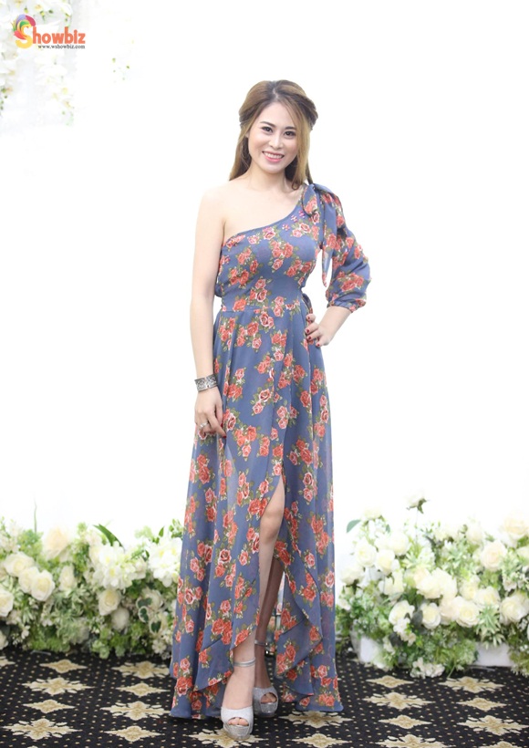nu-hoang-hoa-hong-bui-thanh-huong-ra-mat-bst-tang-phai-dep-8-3-wshowbiz-11