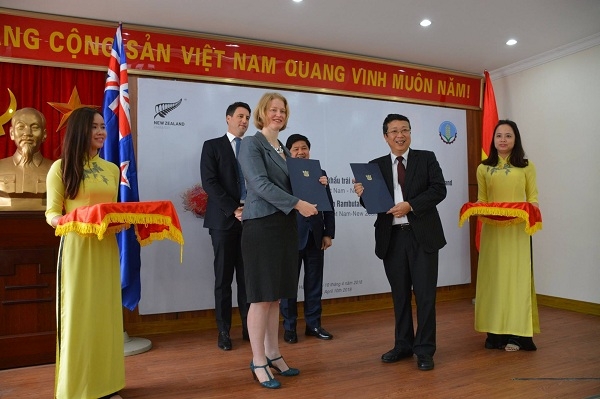 chom-chom-viet-lan-dau-xuat-sang-new-zealand-wshowbiz