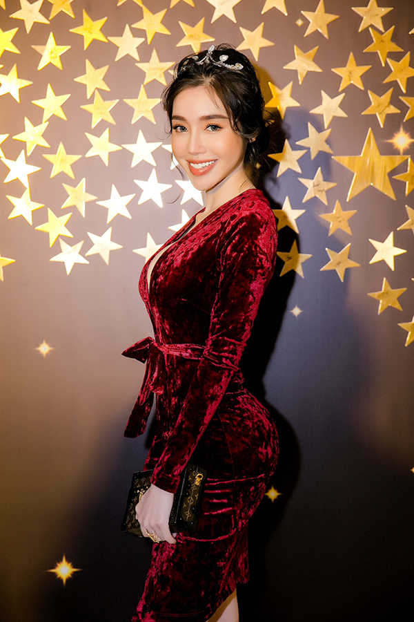 elly-tran-wshowbiz