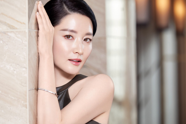 lee-young-ae-khoe-nhan-sac-quen-tuoi-37-wshowbiz