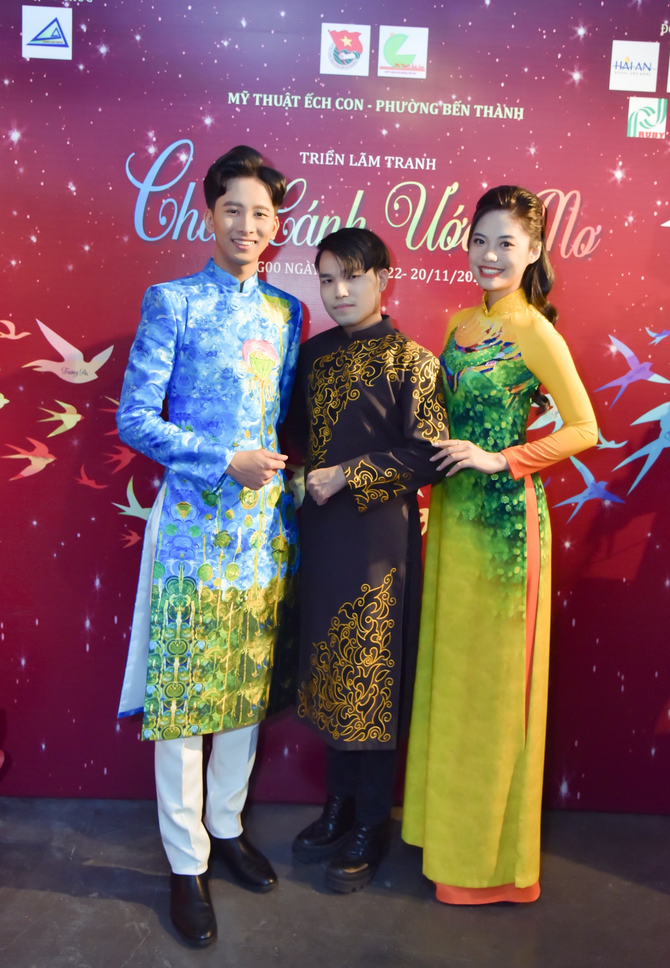 le-anh-minh-va-phan-quoc-cong-dong-hanh-thien-chi-voi-dan-em-than-yeu-wshowbiz-8