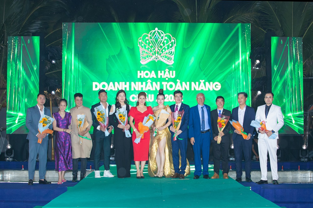 nha-khoa-viet-nha-nguoi-dong-hanh-cung-nu-cuoi-hoa-hau-doanh-nhan-toan-nang-chau-a-2022-wshowbiz