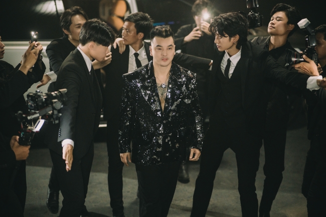 khong-chay-theo-trend-qmac-dinh-anh-saiq-la-diem-ballad-sang-cua-chang-dua-vpop-dau-nam-2024