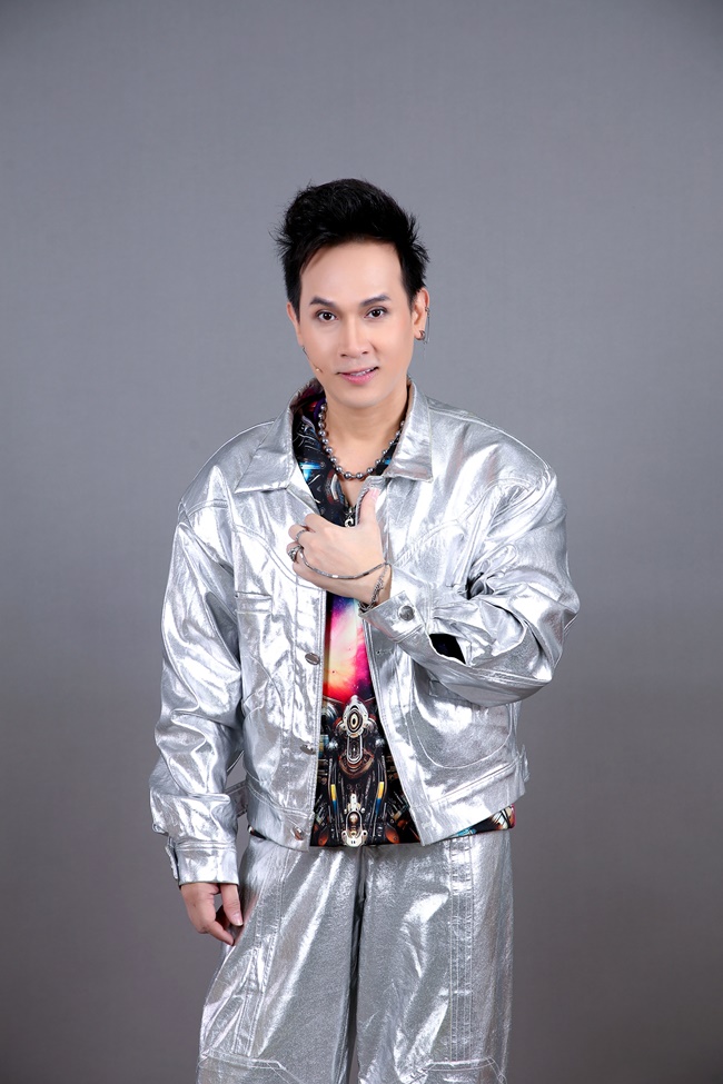 giam-khao-doan-mach-ca-si-toa-sang-sao-doi-bi-kip-de-co-man-trinh-dien-an-tuong-showbiz-9