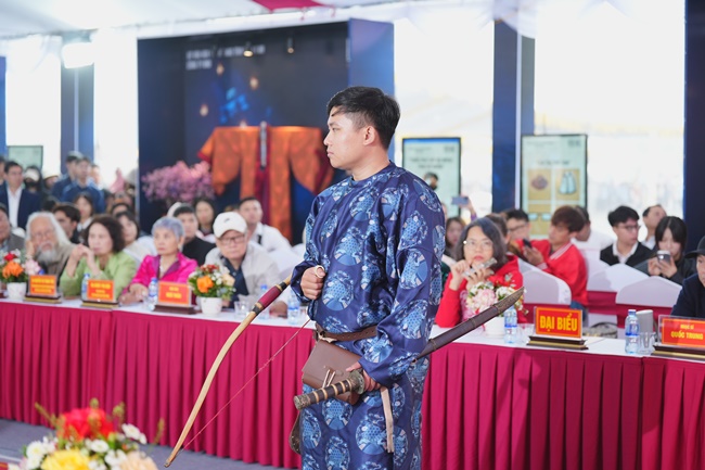 cac-hoi-nhom-yeu-co-phuc-cung-nhau-tap-hop-trong-du-an-phim-dien-anh-huyen-su-ho-linh-trang-si-bi-an-mo-vua-dinh-SHOWBIZ 23