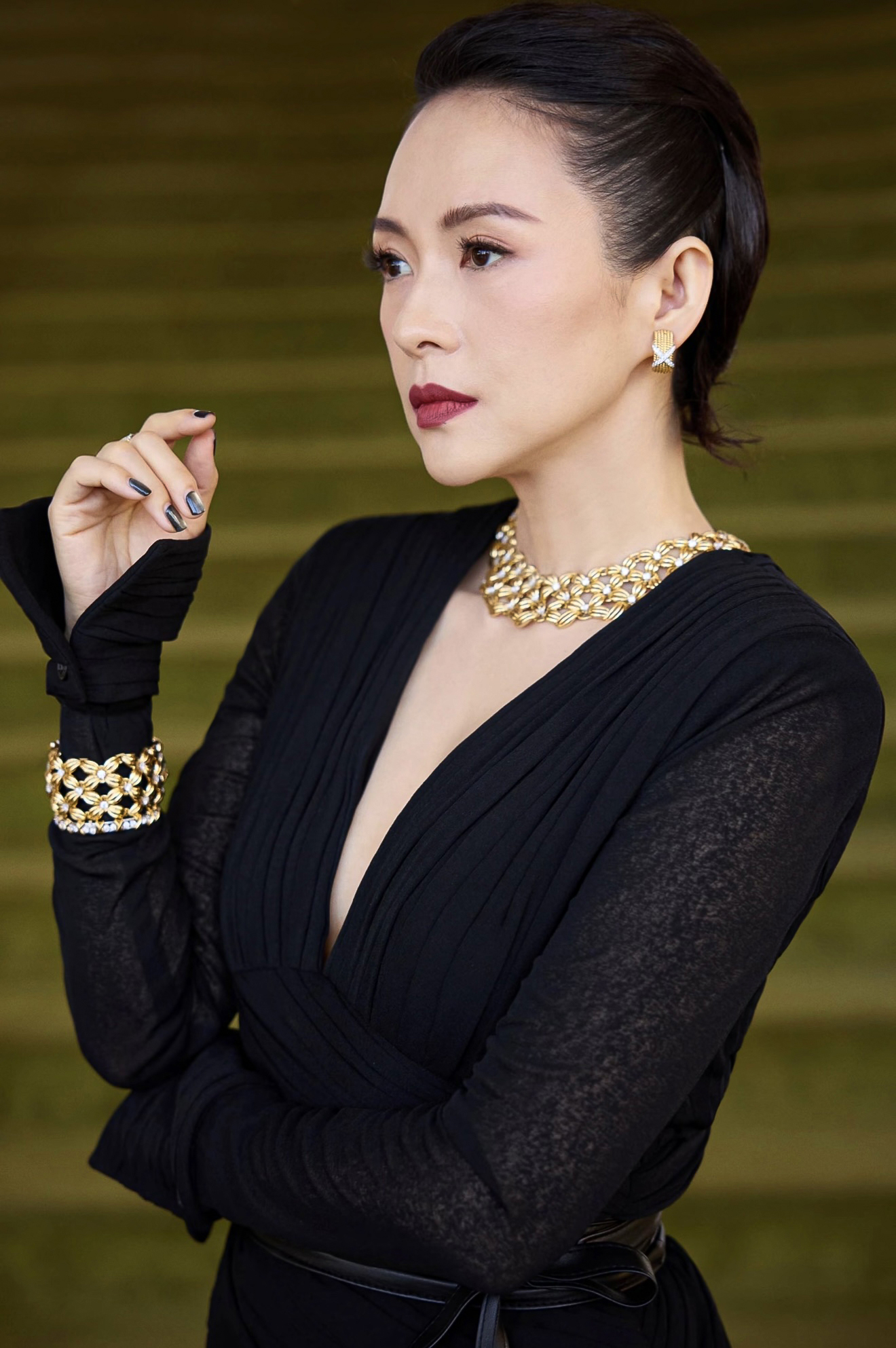 chuong-tu-di-toa-sang-trong-thiet-ke-cong-tri-tai-the-gold-house-gala-awards-SHOWBIZ-1
