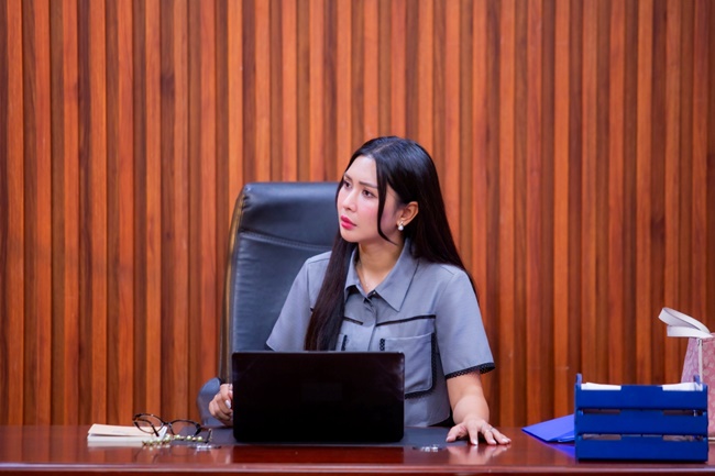 hoc-dien-xuat-nhung-khong-co-vai-dien-the-vinh-le-tro-thanh-chuyen-gia-hoa-trang-noi-tieng-showbiz 2
