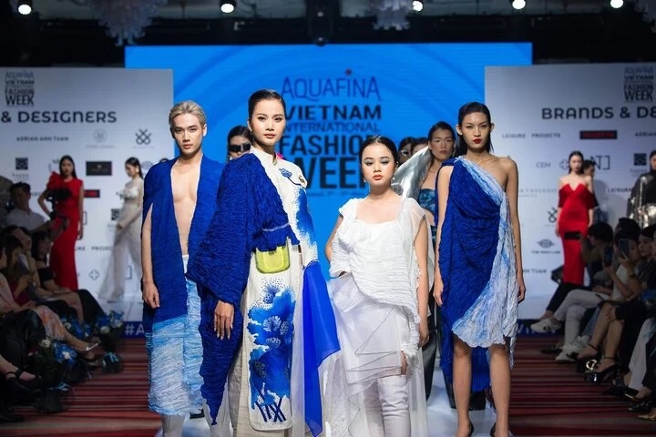 16-ntk-tham-gia-tuan-le-thoi-trang-quoc-te-viet-nam-2023-SHOWBIZ