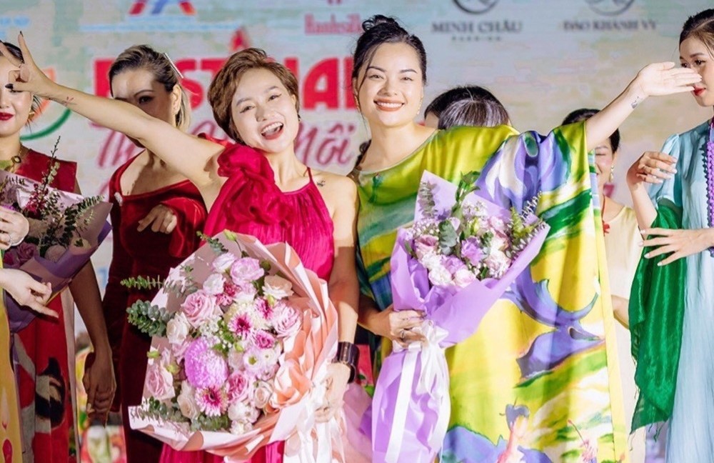 ntk-giang-kyo-va-a-hau-dien-gia-julia-nguyen-lam-tong-dao-dien-festival-thu-ha-noi-showbiz-haphuong