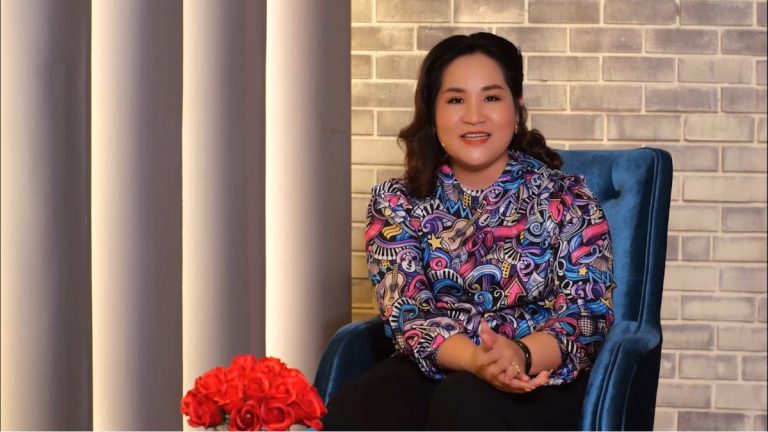 nguoi-thu-3-che-vo-an-bam-chong-than-nhien-cong-khai-cap-bo-wshowbiz