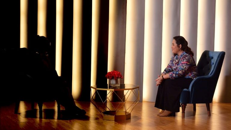 nguoi-thu-3-che-vo-an-bam-chong-than-nhien-cong-khai-cap-bo-wshowbiz2