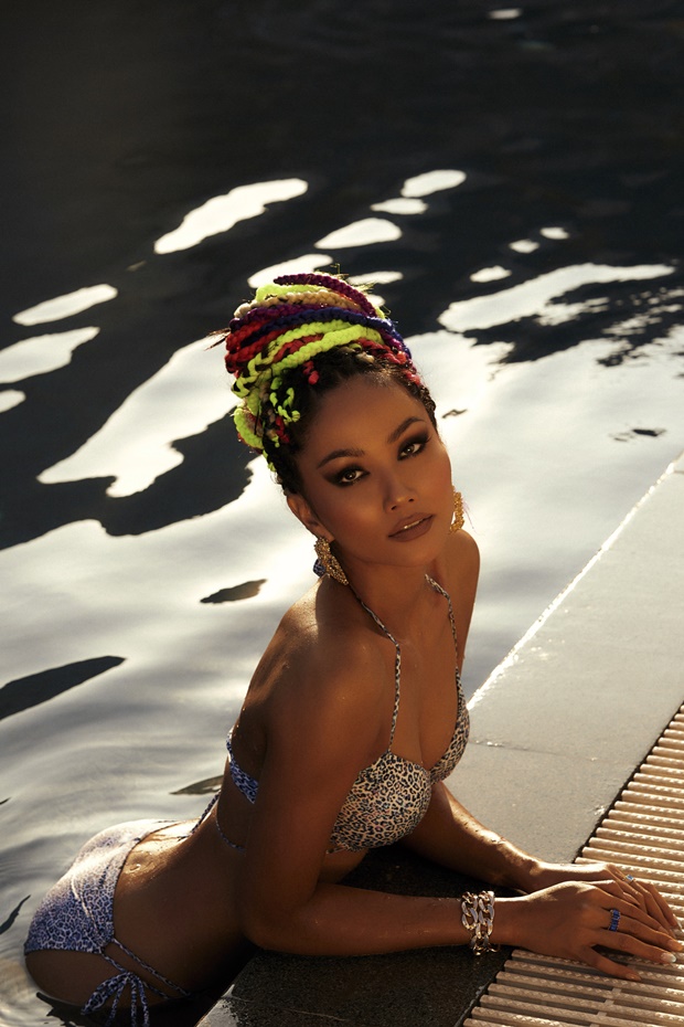 h-hen-nie-dien-bikini-wshowbiz-6