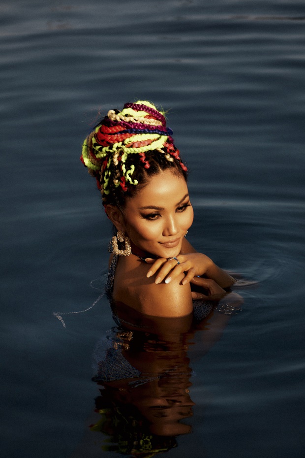 h-hen-nie-dien-bikini-wshowbiz-7