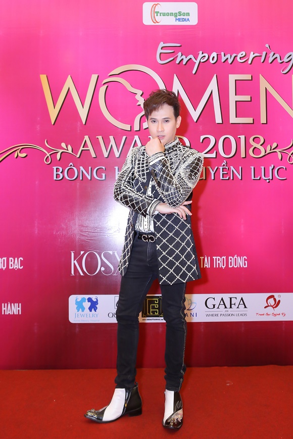 ca-si-nguyen-vu-bong-hong-quyen-luc-wshowbiz