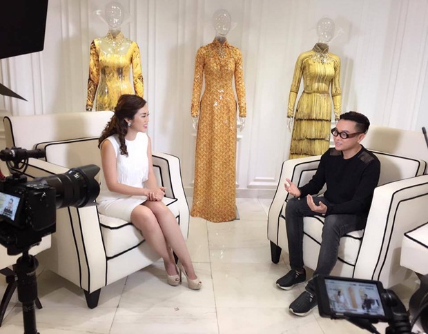 hua-van-khuong-ao-dai-lang-kinh-thoi-trang-wshowbiz-11