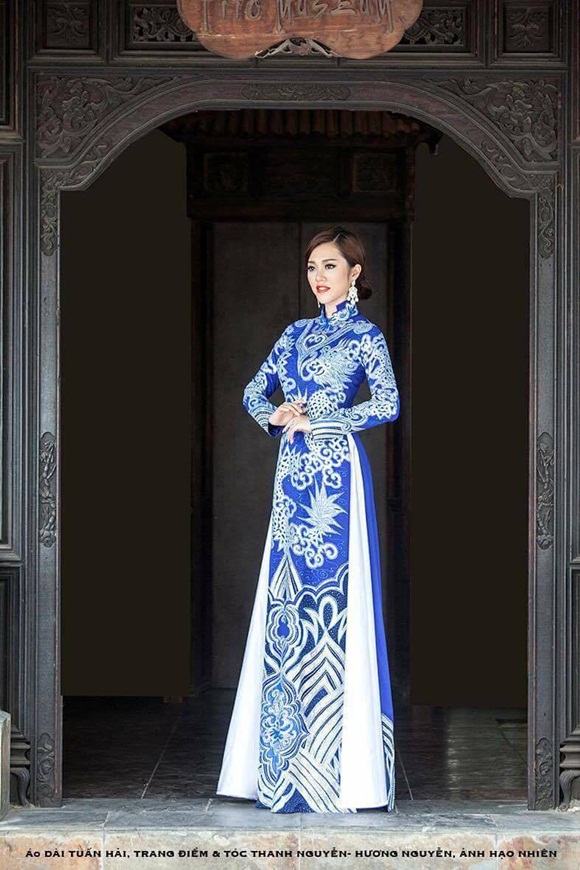 hua-van-khuong-ao-dai-lang-kinh-thoi-trang-wshowbiz-5