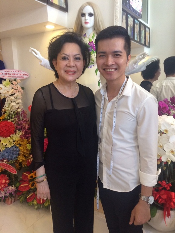 ao-dai-trong-nguyen-khai-truong-wshowbiz-6