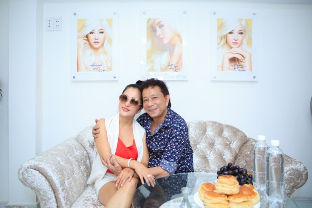 thuy-nga-mung-trong-nguyen-khai-truong-wshowbiz-6
