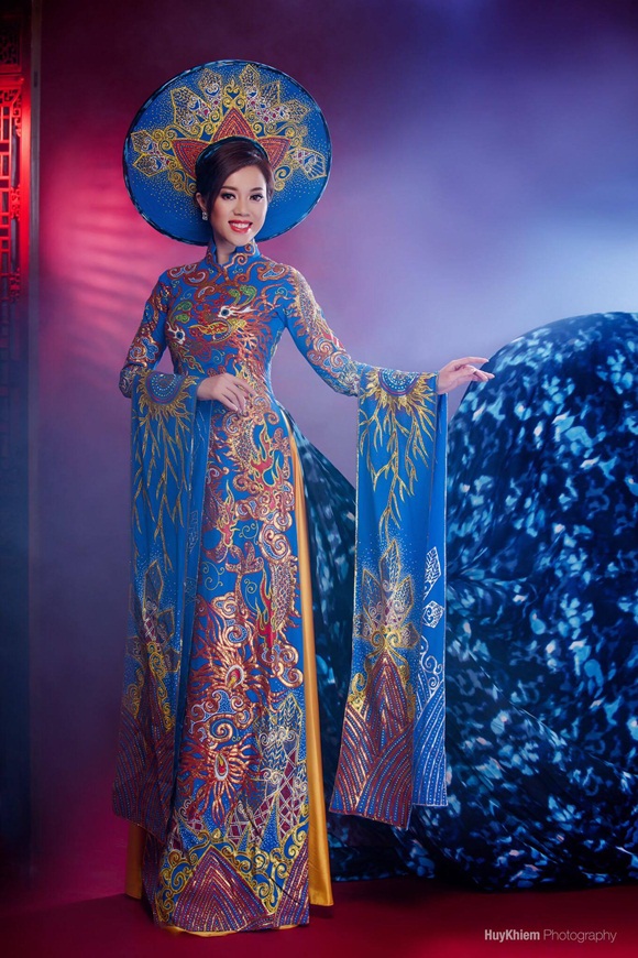 van-khuong-sac-dep-len-ngoi-wshowbiz-4
