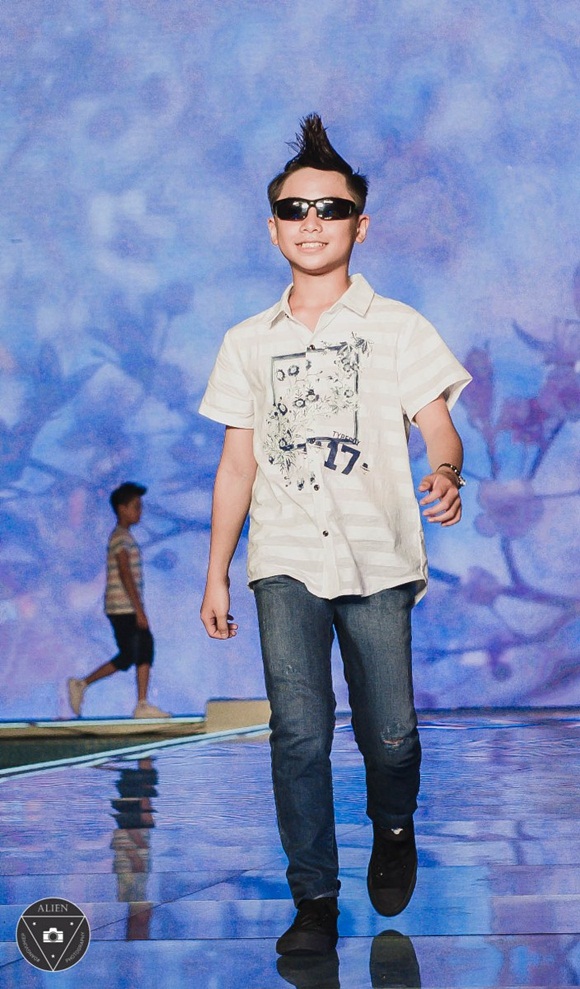 trung-tin-catwalk-wshowbiz-3