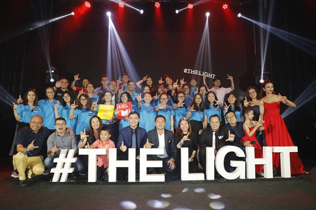 THELIGHT-WSHOWBIZ