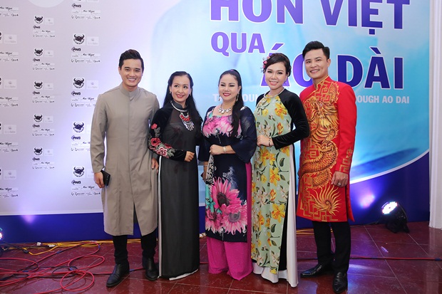 hon-viet-va-ao-dai-wshowbiz-9