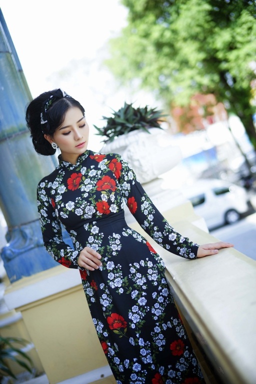 khanh-hien-dien-ao-dai-wshowbiz-3