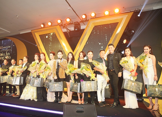 nguyen-vu-da-tiec-hoang-kim-wshowbiz-18