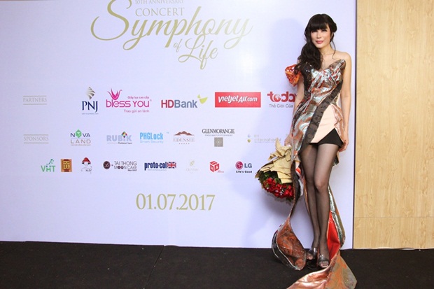nhat-ha-tran-trong-tu-wshowbiz-2