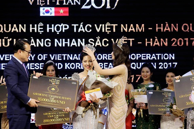 nu-hoang-nhan-sac-viet-han-wshowbiz-1