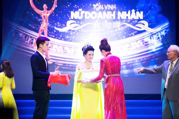thanh-huong-sac-tam-tai-wshowbiz-2