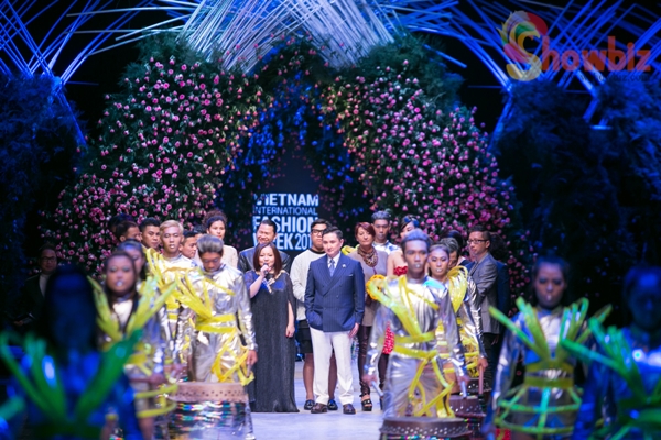 Vietnam-International-Fashion-Week-2016-showbiz-1
